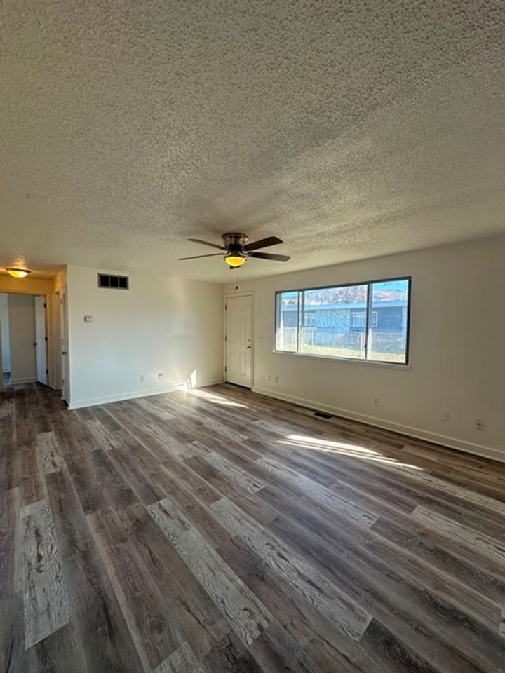 807 Washburn Way - Photo 6 of 13