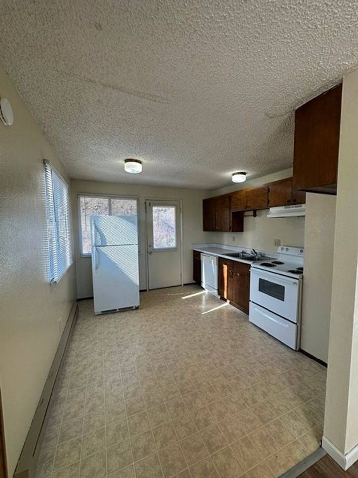 624 Riverside Dr #03 - Photo 4 of 14