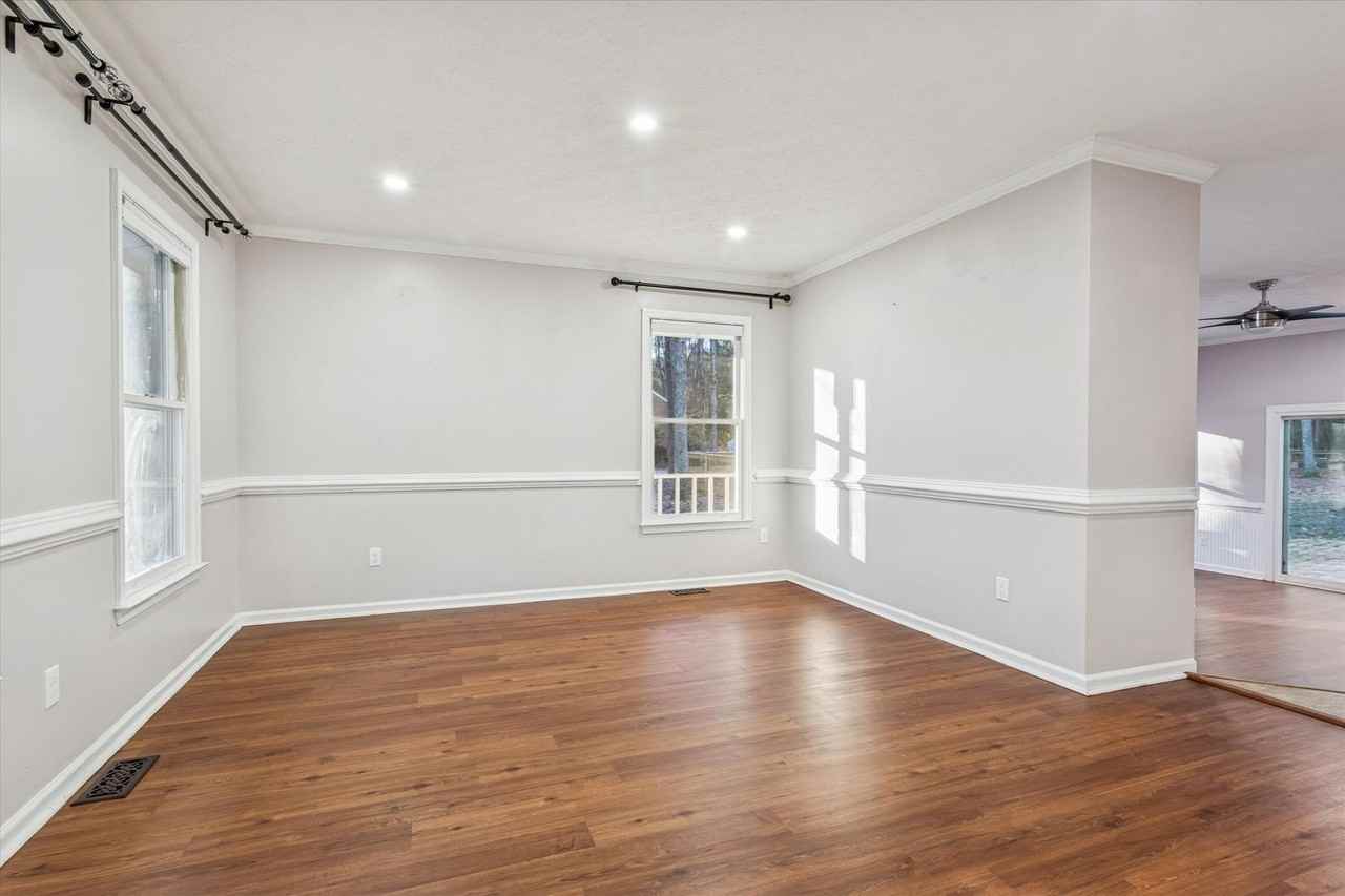 102 Whispering Way - Photo 6 of 48