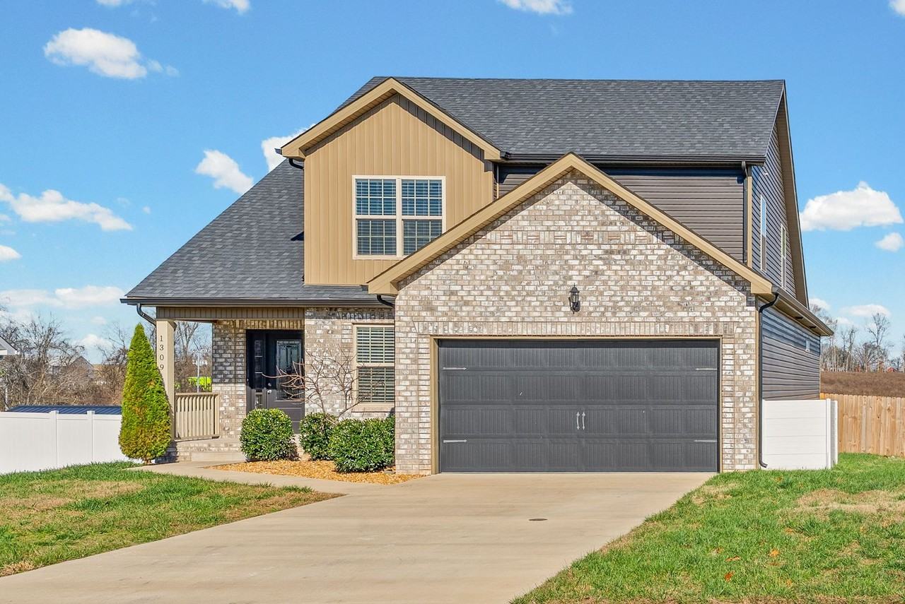 1309 Shaughnessy St - Photo 2 of 37