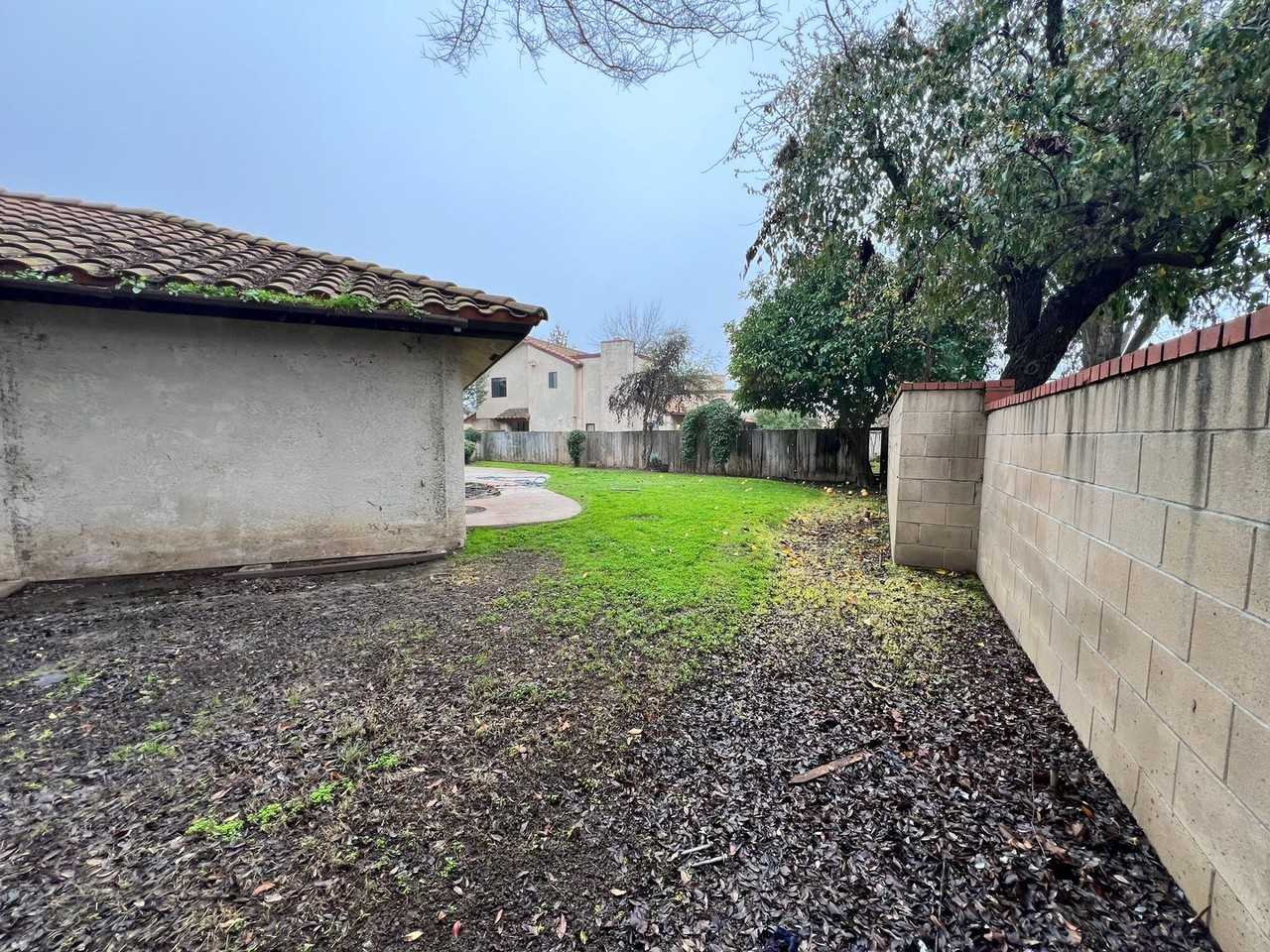 1104 Pinewood Ct - Photo 5 of 7