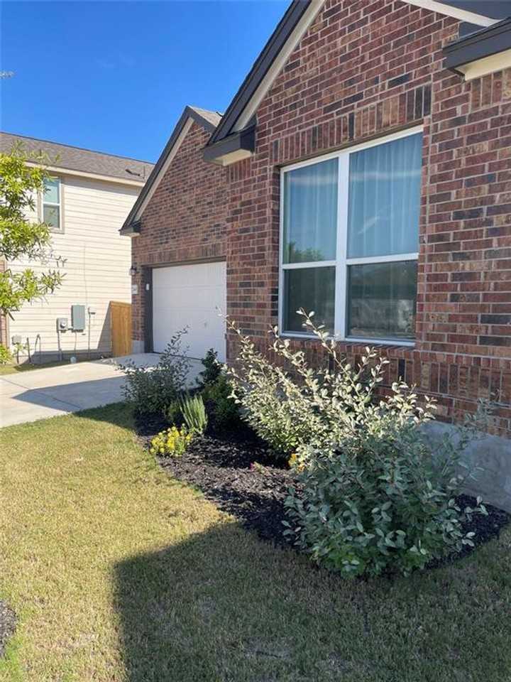 240 Robert Hightower Dr - Photo 3 of 23