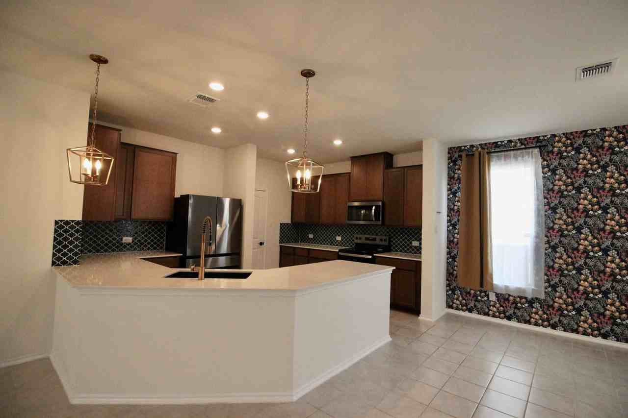 240 Robert Hightower Dr - Photo 7 of 23