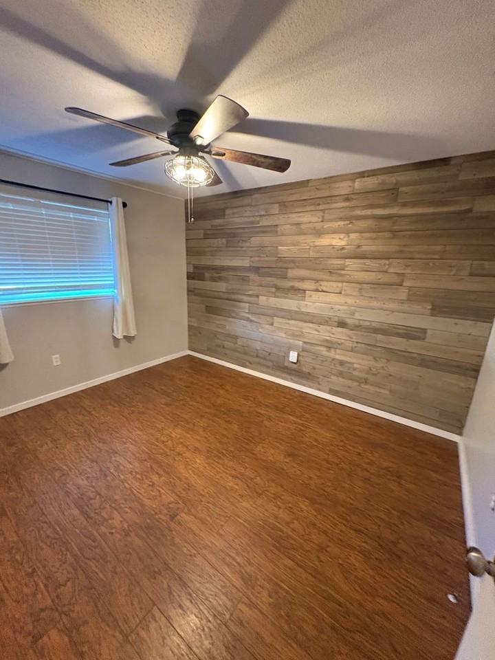 814 N New Hampshire Ave - Photo 6 of 10