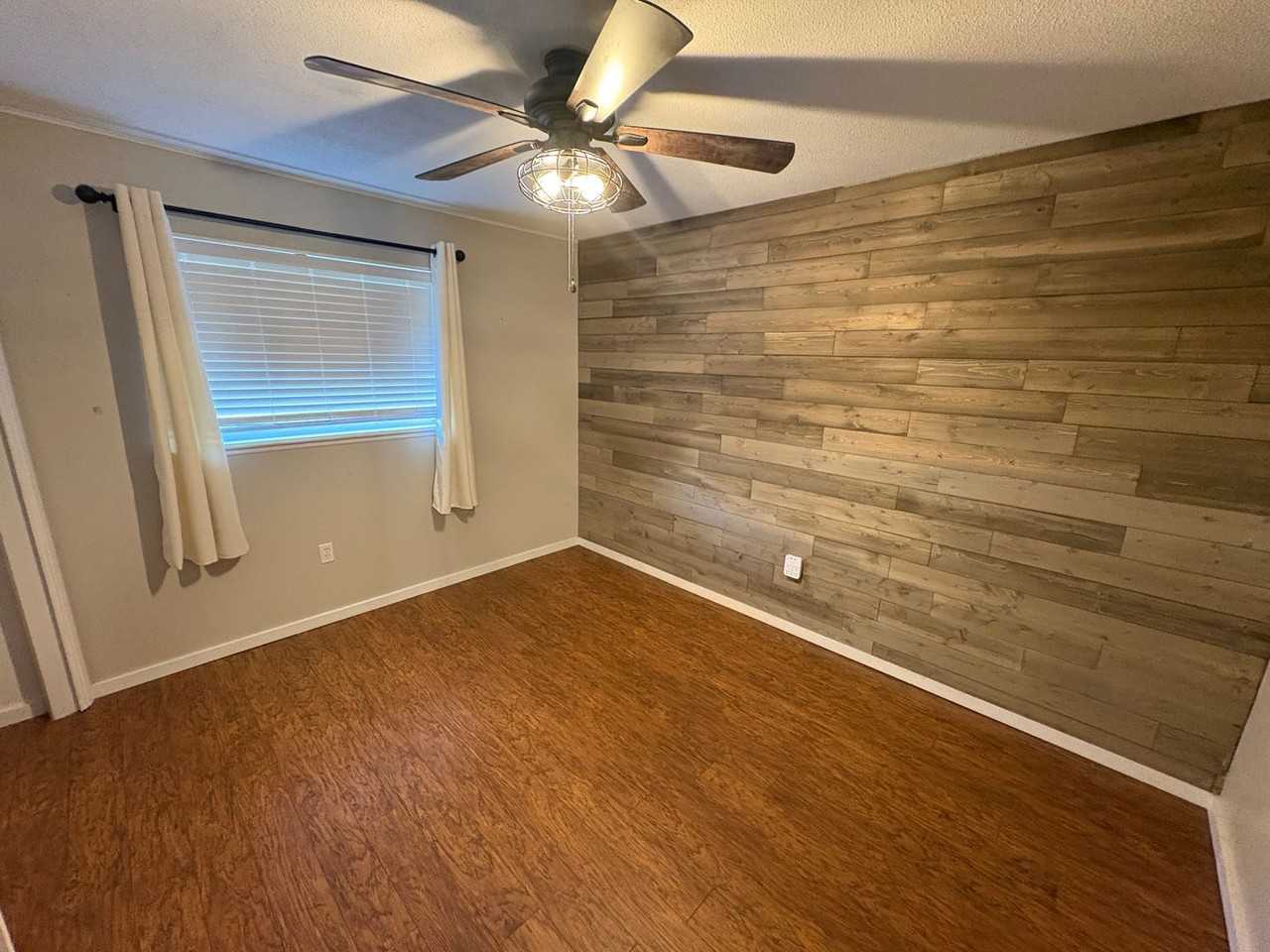 814 N New Hampshire Ave - Photo 7 of 10