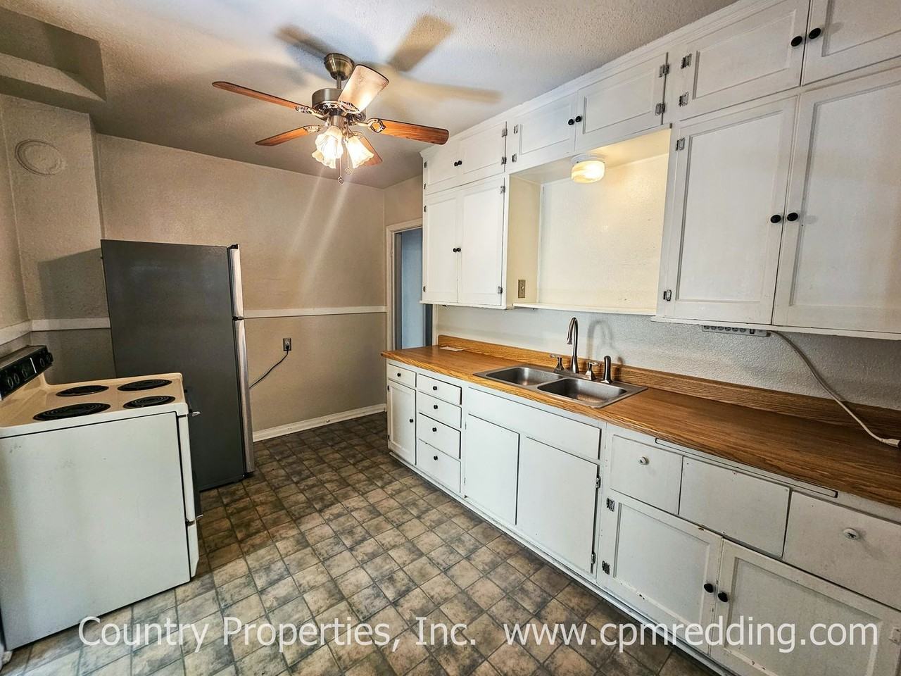 2067 Butte St - Photo 7 of 25