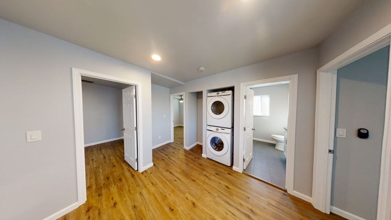 5011 Rockford Dr - Photo 5 of 17