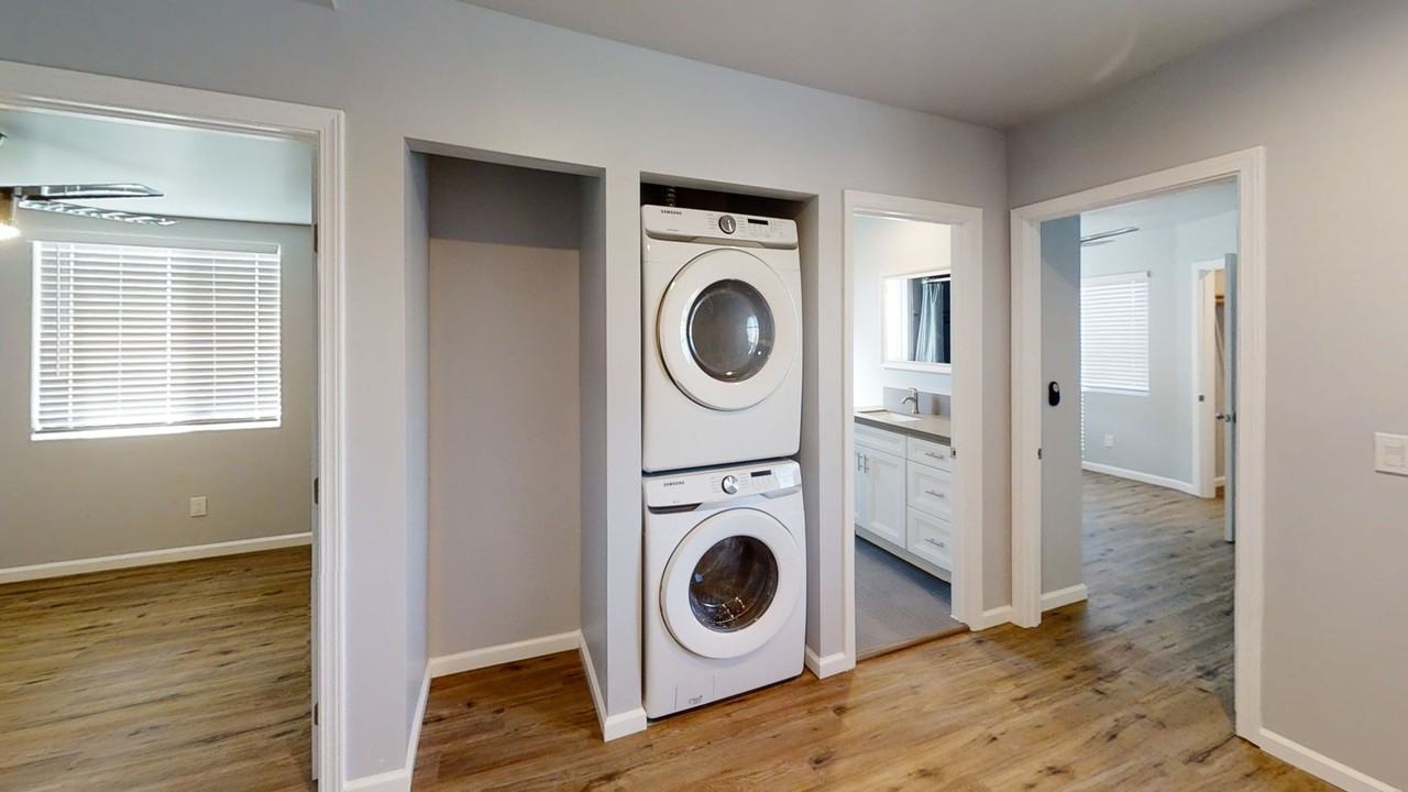 5011 Rockford Dr - Photo 6 of 17