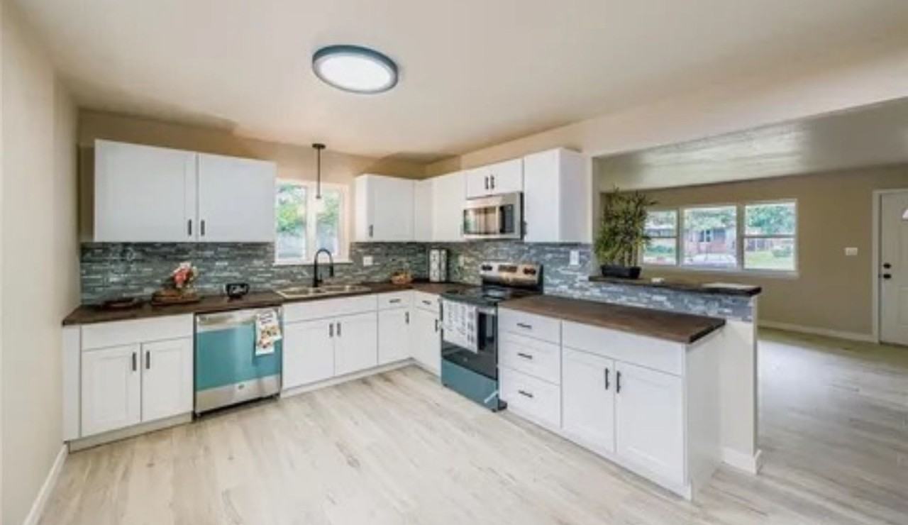 2523 E La Salle St - Photo 6 of 18