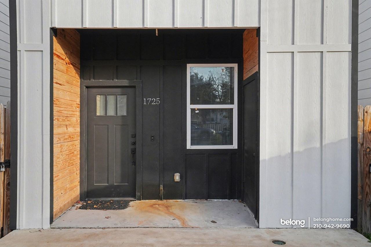 1725 E Crockett St - Photo 2 of 28