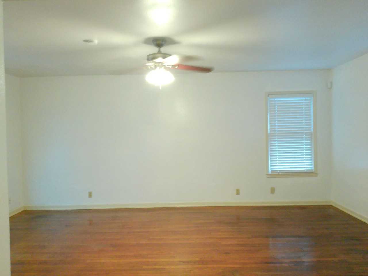 1017 Sorrell St - Photo 2 of 13