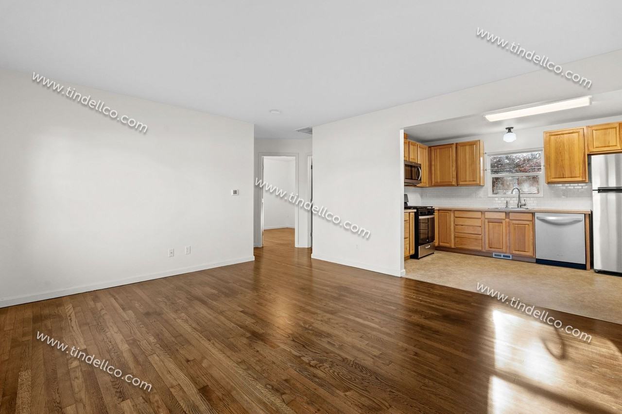 7010 N Columbia Way - Photo 4 of 18