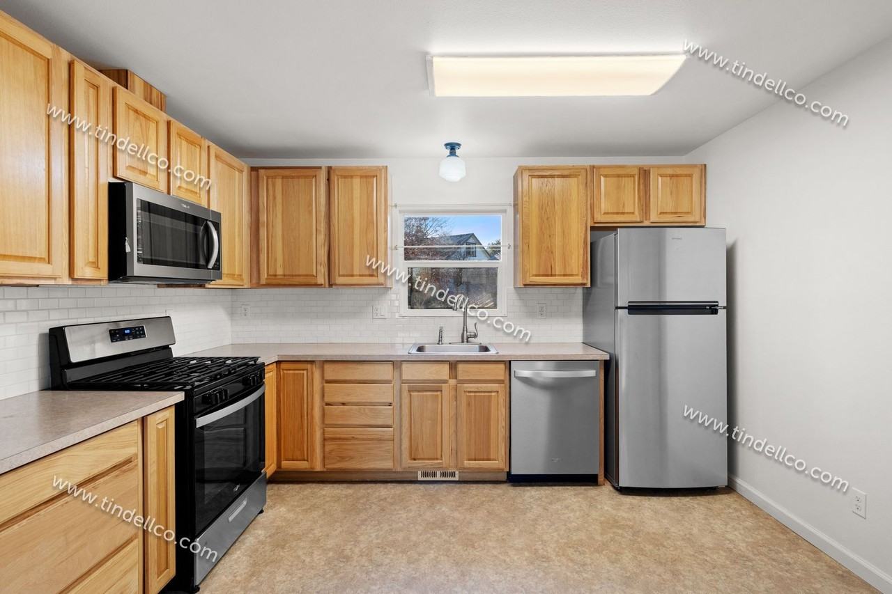 7010 N Columbia Way - Photo 6 of 18