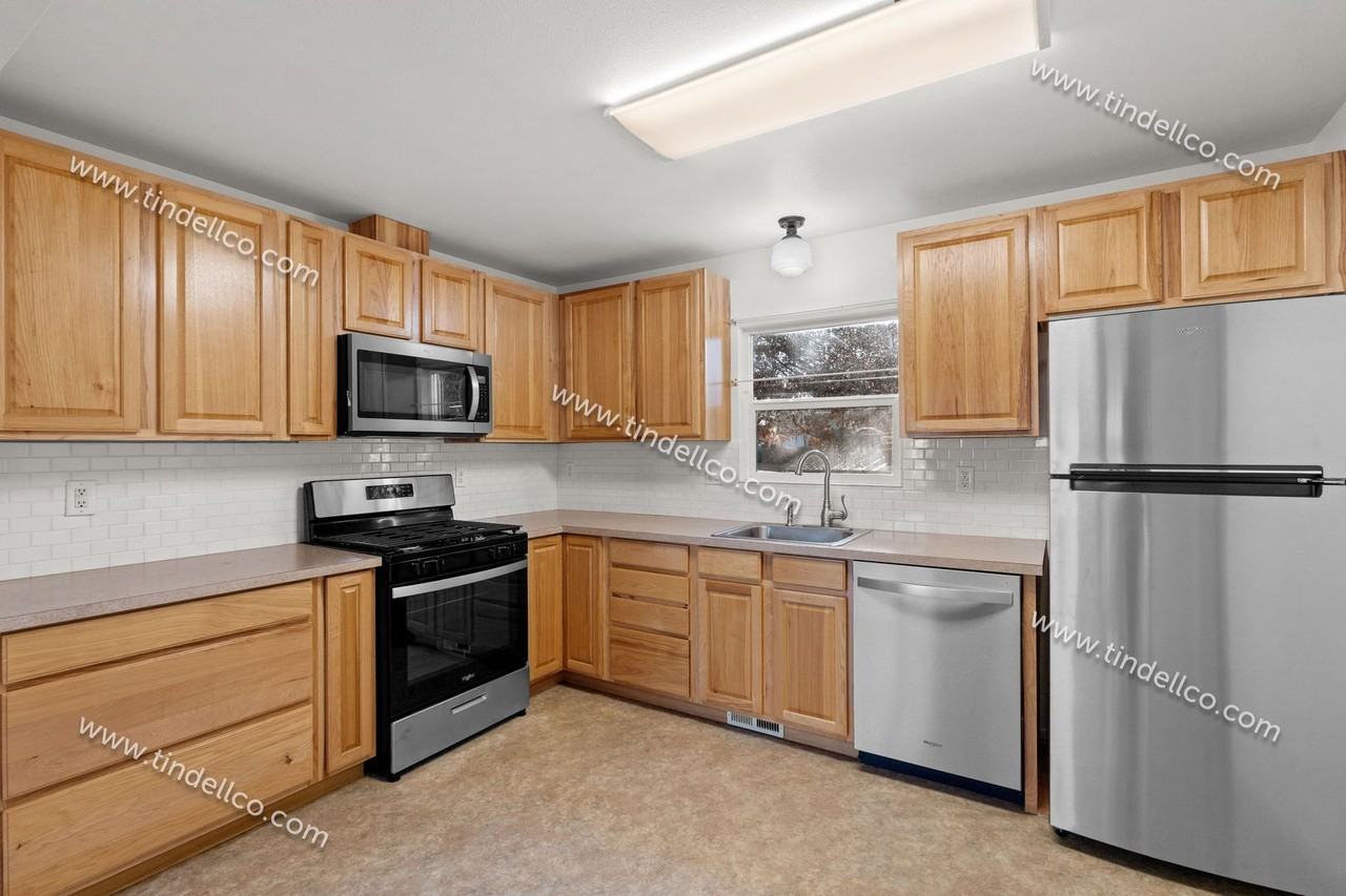 7010 N Columbia Way - Photo 7 of 18