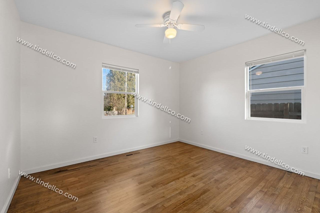 7010 N Columbia Way - Photo 7 of 18