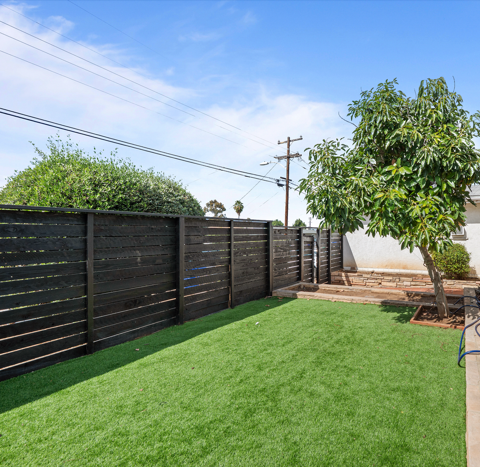 6414 Cleo St - Photo 3 of 17