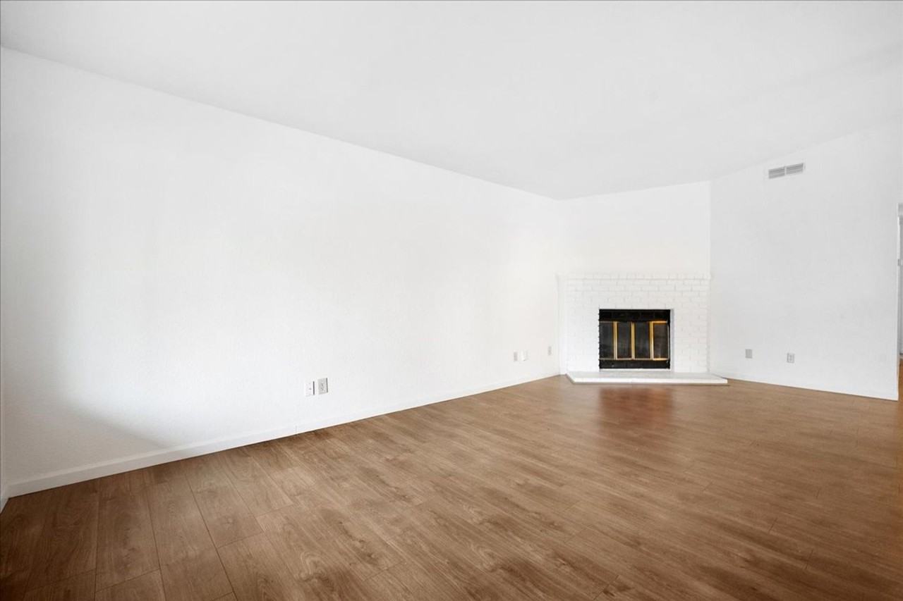 1025 Marston St - Photo 3 of 27