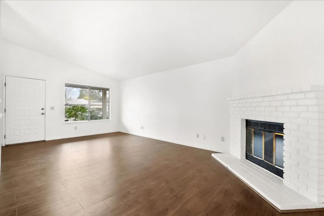 1025 Marston St - Photo 4 of 27