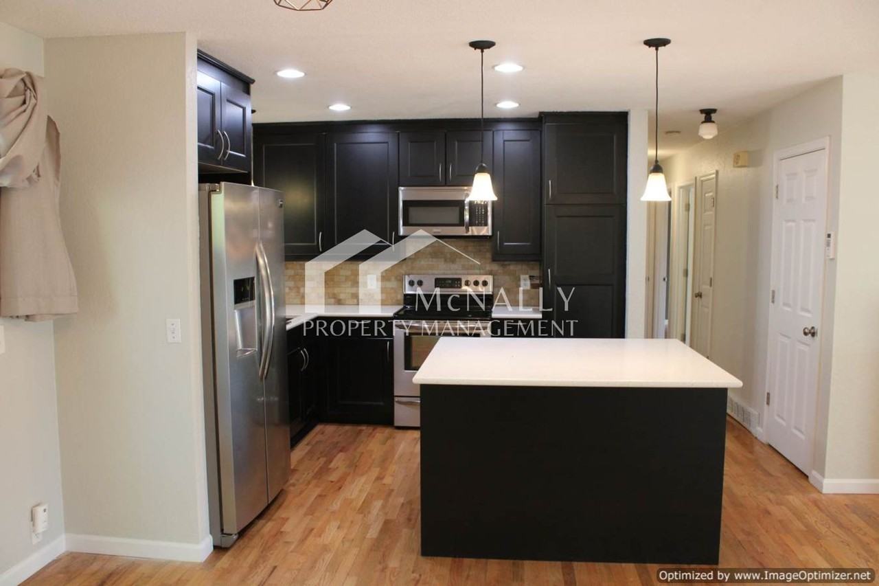 223 Del Monte Ave - Photo 2 of 19