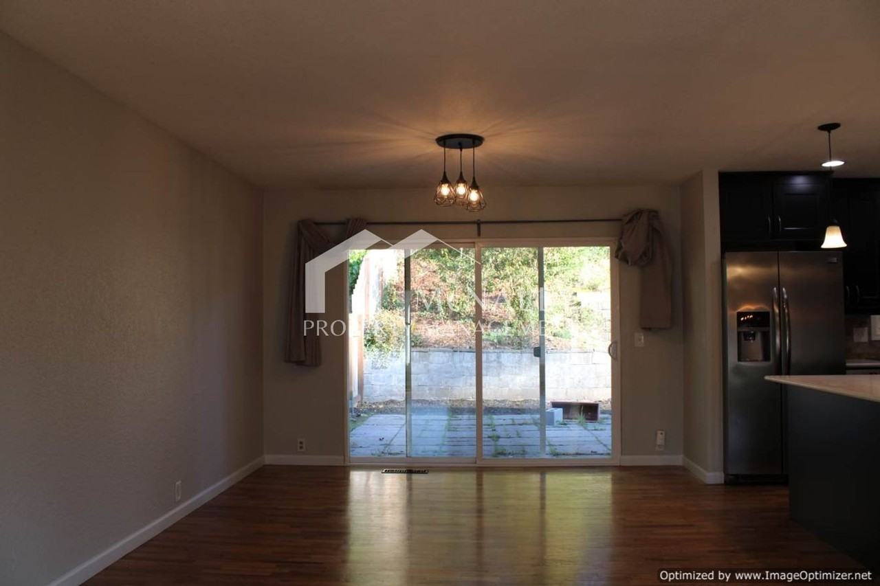 223 Del Monte Ave - Photo 5 of 19