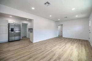 featured image of 948 E Waverly St