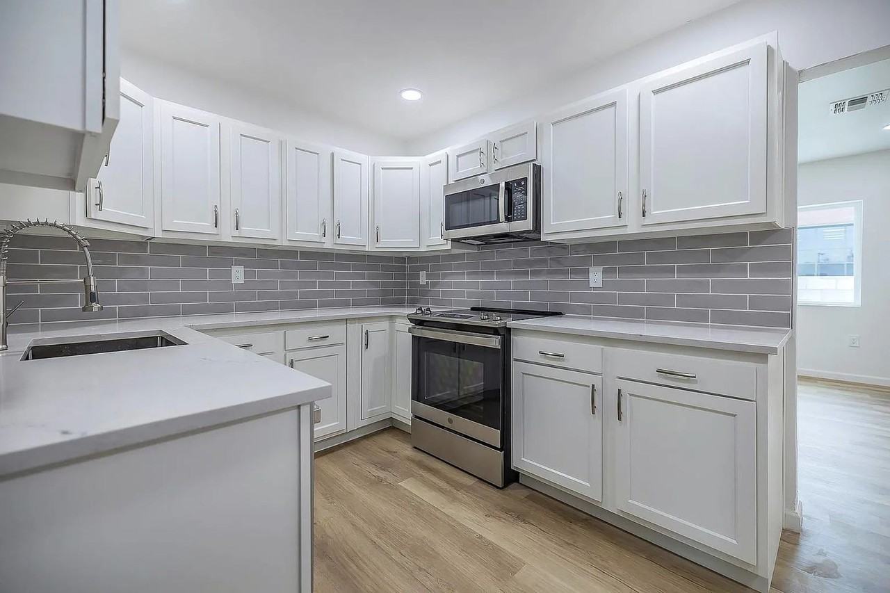 948 E. Waverly St. - Photo 7 of 18