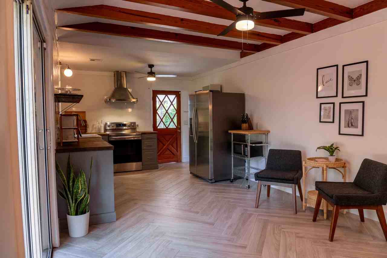 901 White Ave Se - Photo 4 of 13