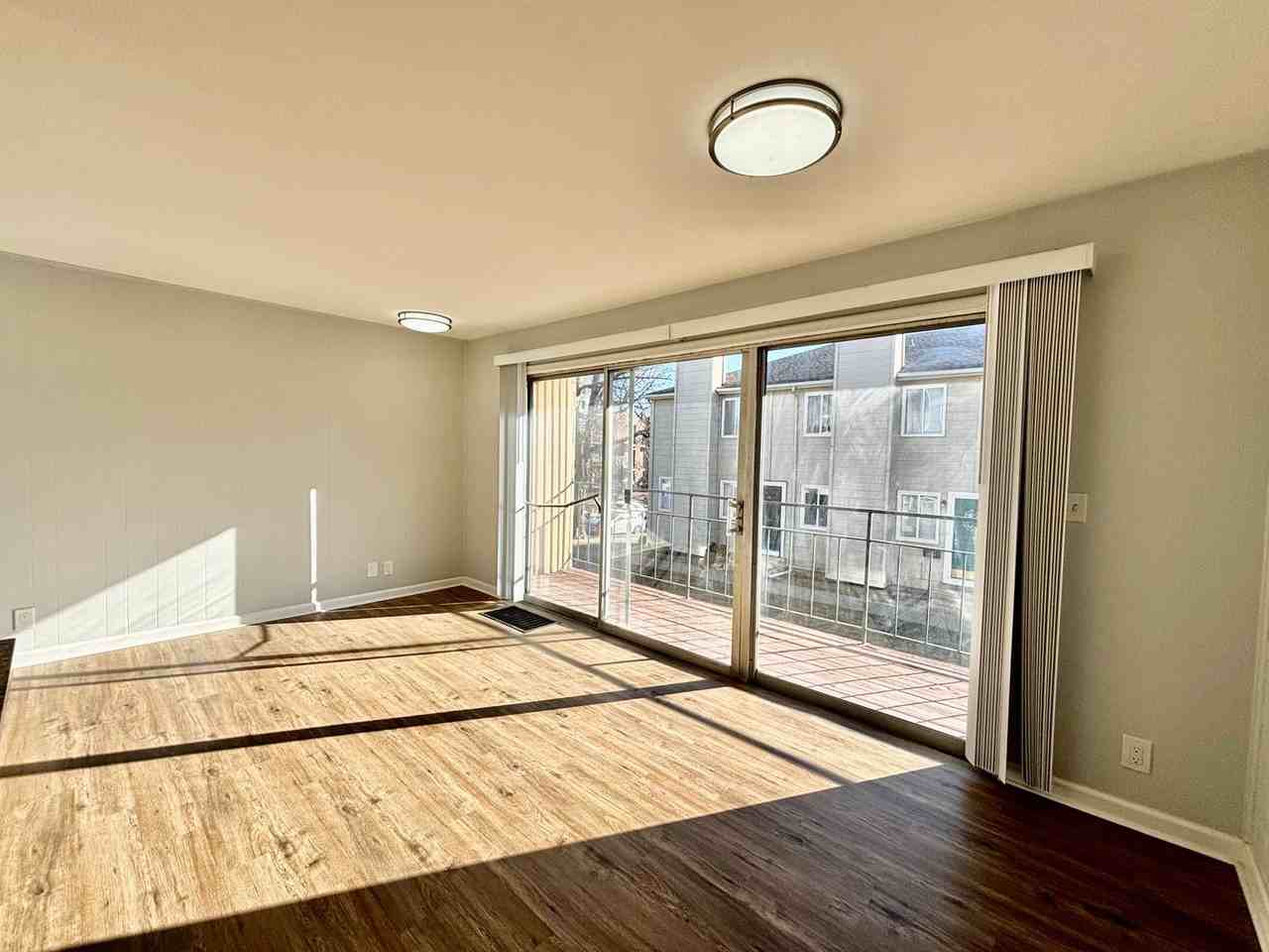 Wexford Plaza - Photo 5 of 18