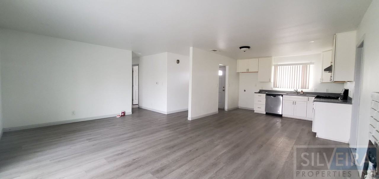 4564 S Bradley Rd - Photo 4 of 33