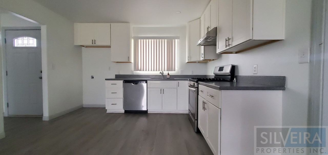 4564 S Bradley Rd - Photo 6 of 33