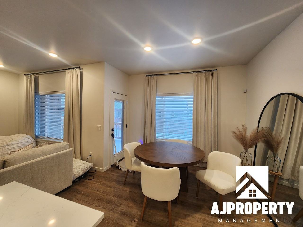 5304 S Spirea Ave - Photo 6 of 24