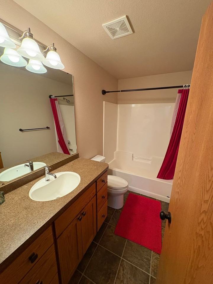 105 Mulberry Loop Ne - Photo 4 of 8