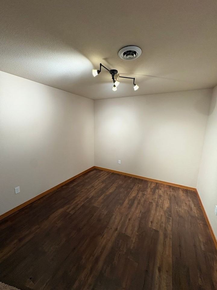 105 Mulberry Loop Ne - Photo 7 of 8