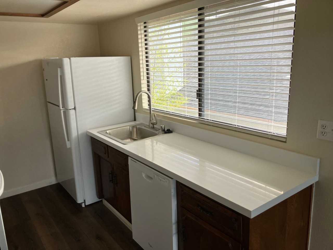 173 Birch Ave - Photo 5 of 32