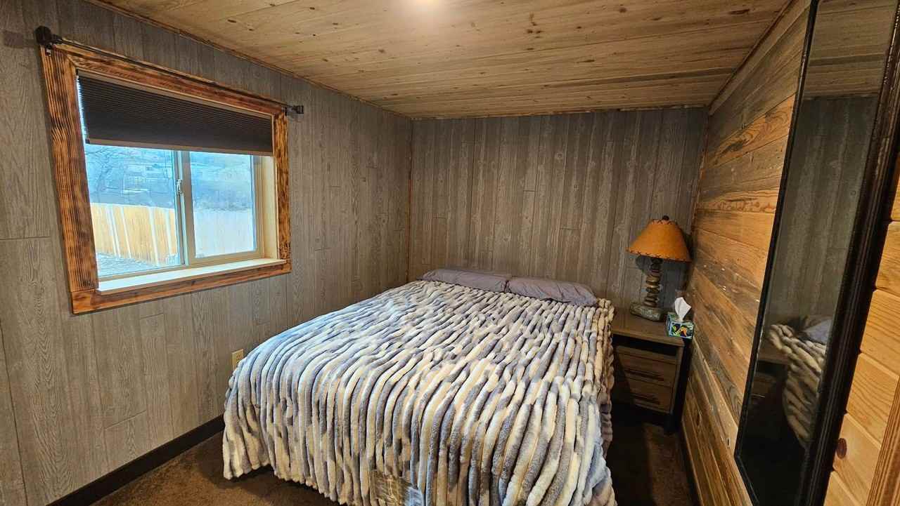 220 1st Ave Ne - Photo 4 of 13