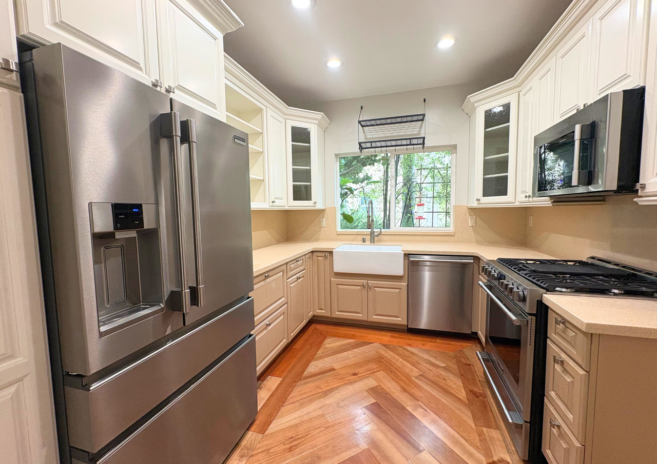 3952 Richmond St - Photo 3 of 31