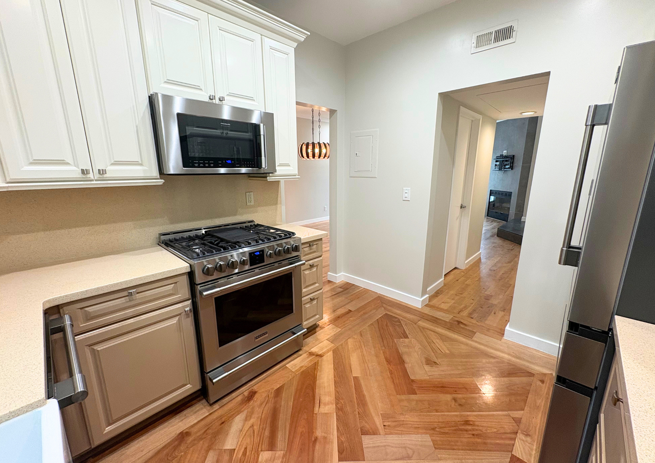 3952 Richmond St - Photo 4 of 31