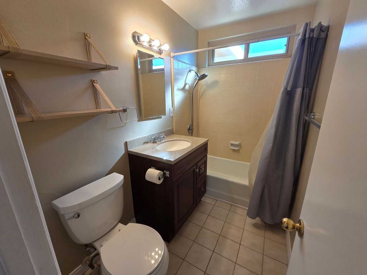 1162 Florence St - Photo 4 of 12