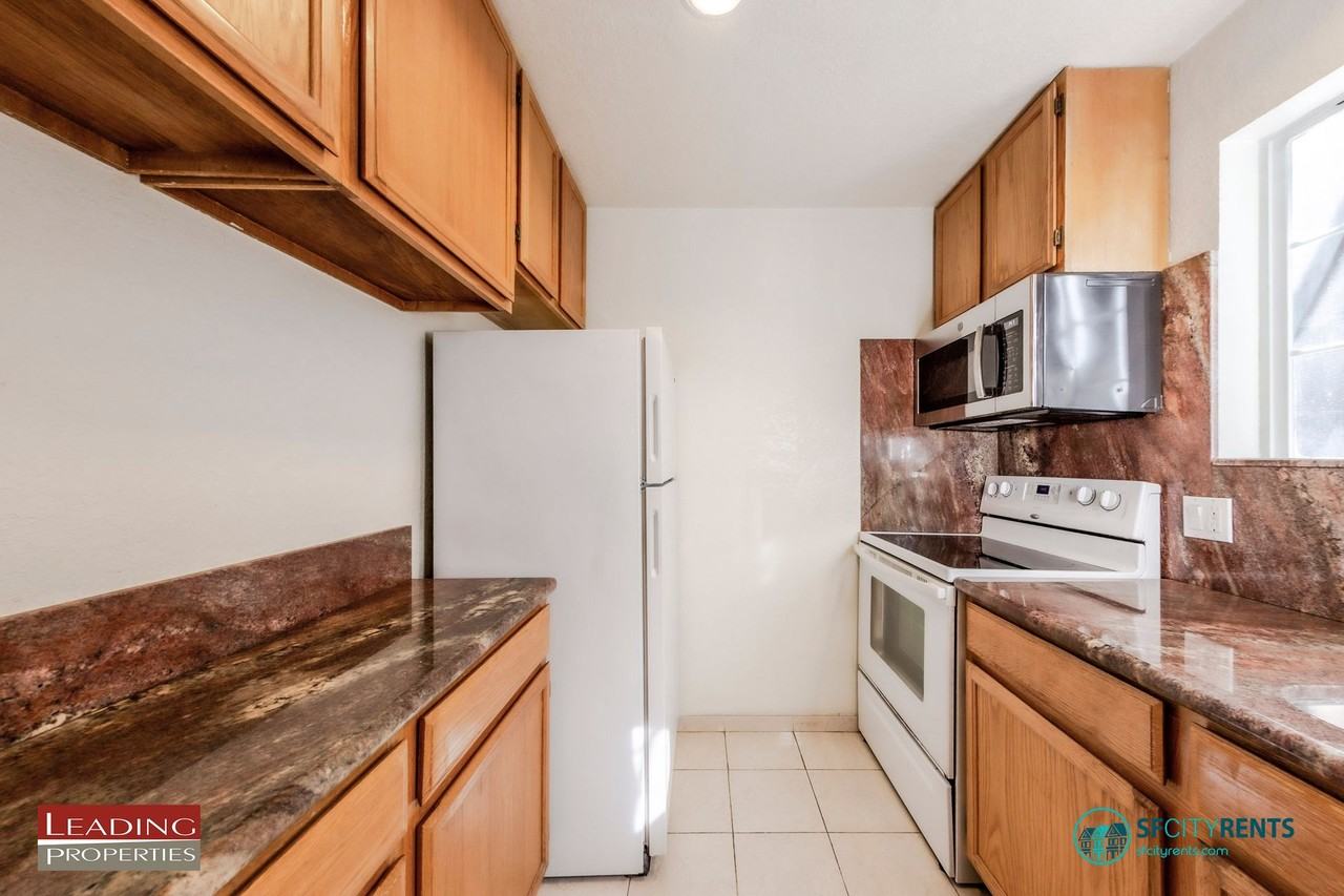 1447 Lombard St #A - Photo 4 of 12