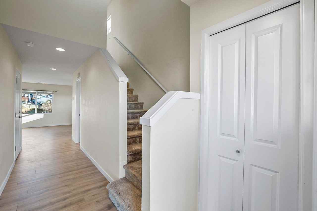 8424 10th Pl Se - Photo 2 of 39