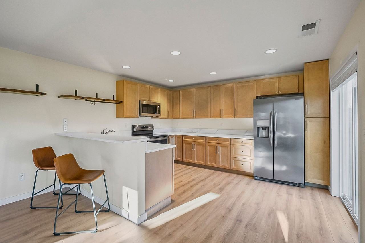 8424 10th Pl Se - Photo 5 of 39