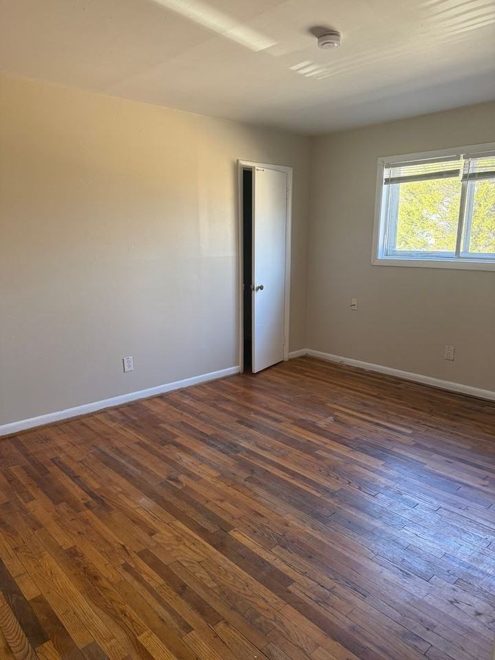 701 S Chapman St - Photo 3 of 8