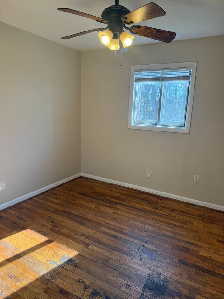 701 S Chapman St - Photo 7 of 8