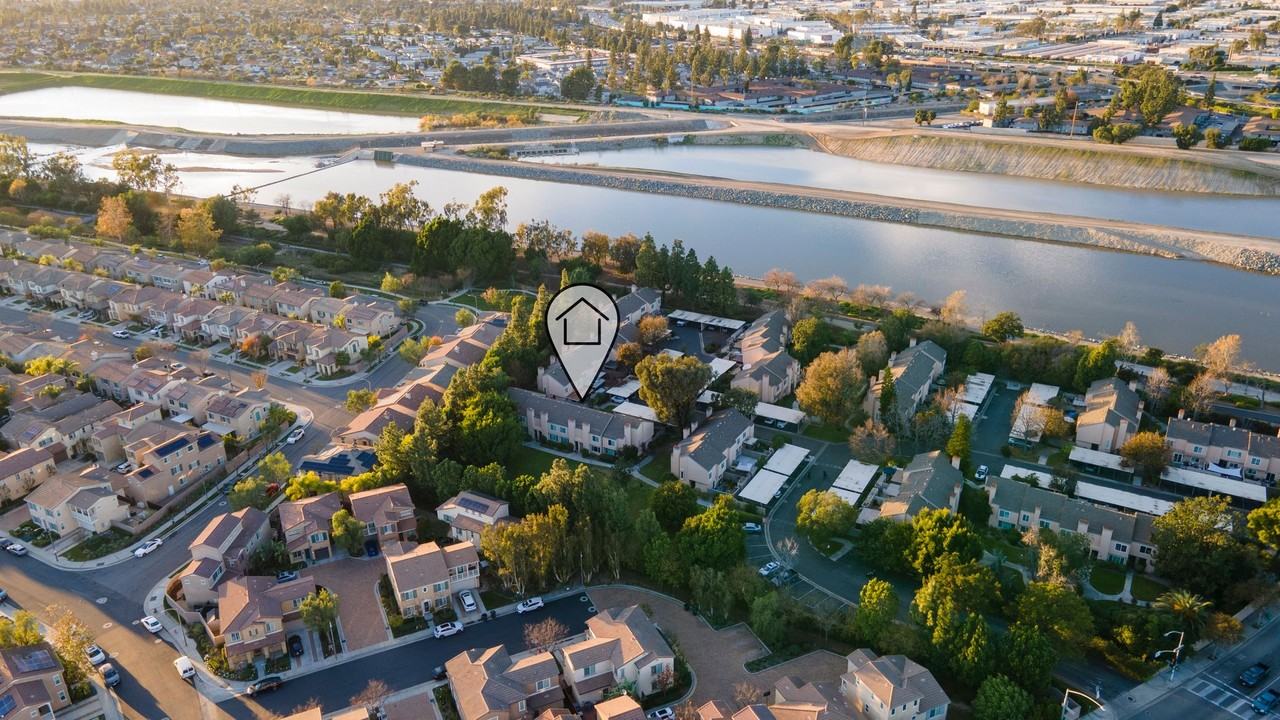 101 W Riverdale Ave - Photo 2 of 26