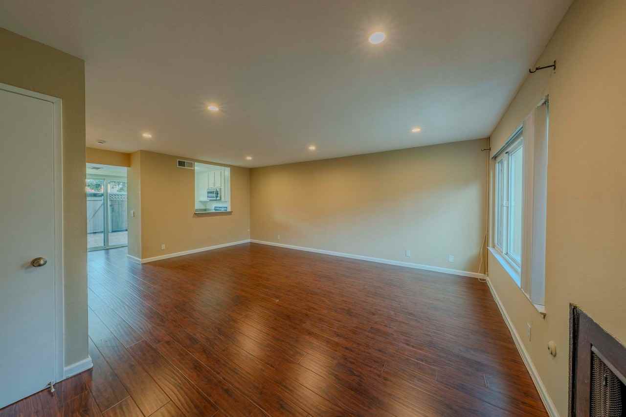 101 W Riverdale Ave - Photo 3 of 26