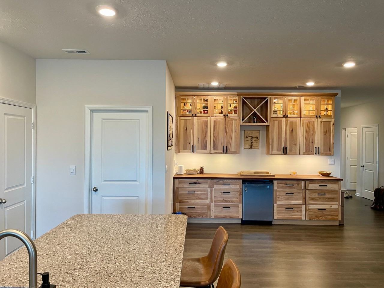 6950 Birmingham Ave - Photo 5 of 29