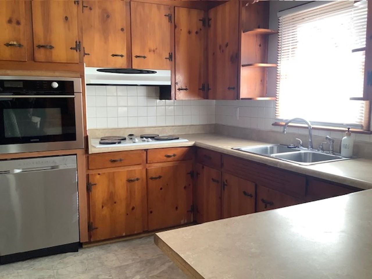 136 Maple Lawn Pl - Photo 3 of 9