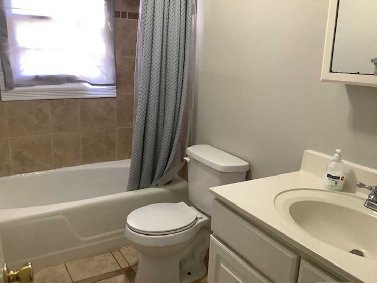 136 Maple Lawn Pl - Photo 7 of 9