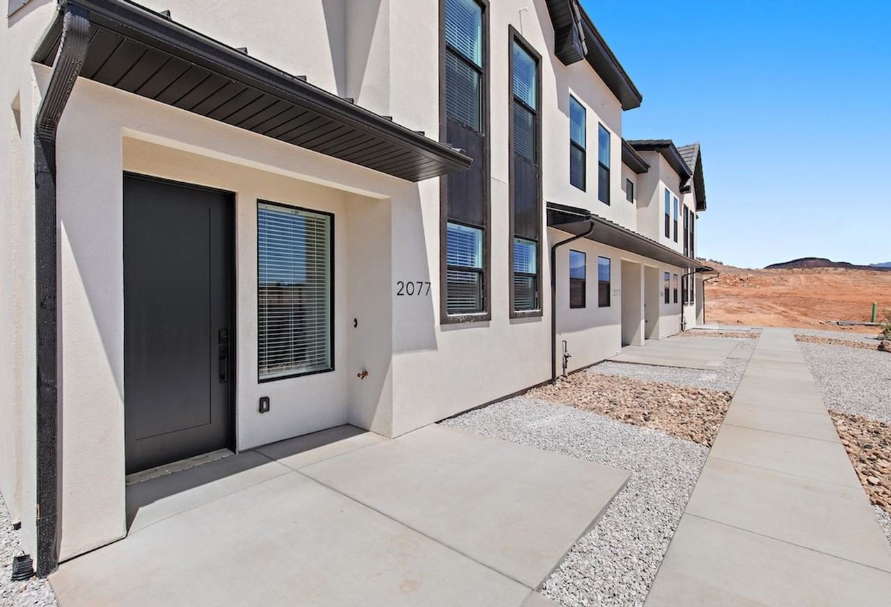 1062 W Albertine Ln - Photo 4 of 17