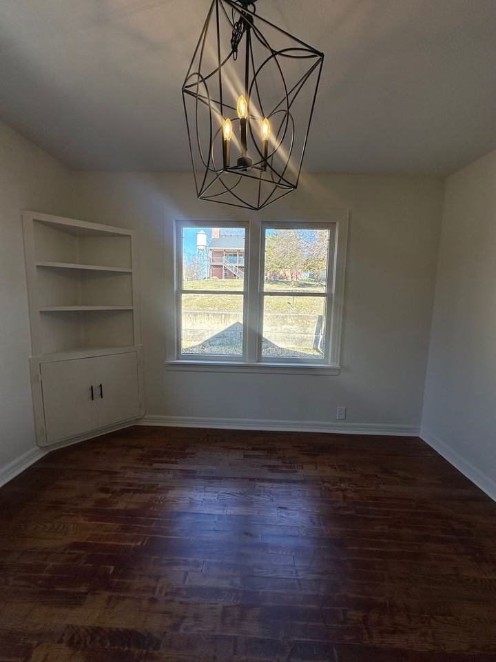 502 E Harper St - Photo 5 of 17